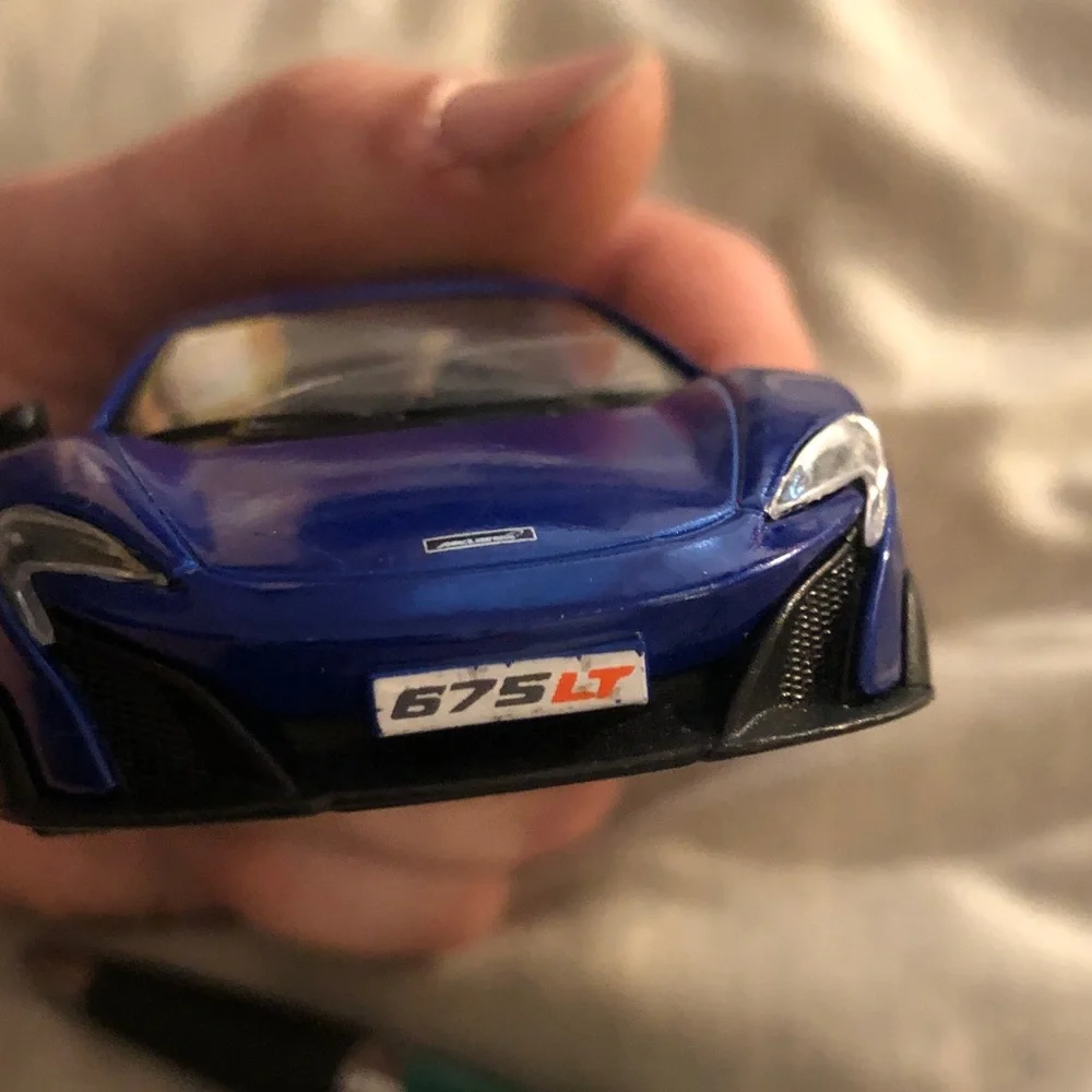 McLaren 675LT 1:36 scale pull back action